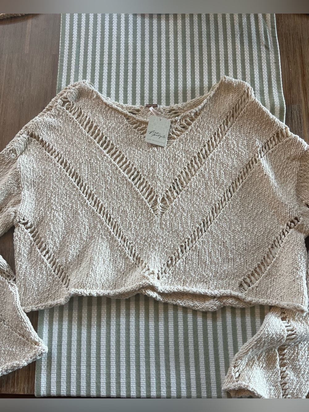 Free People Cream Knit V-Neck Sweater Size Small NWT